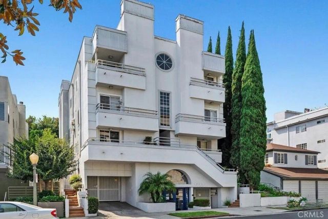 1733 Malcolm, Los Angeles, CA 90024