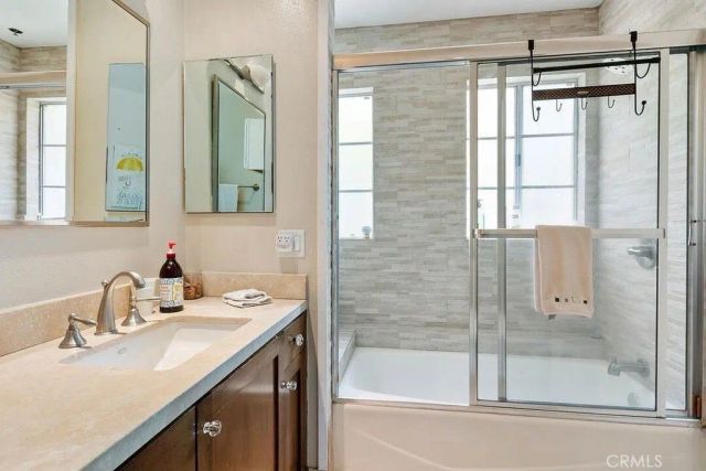 1733 Malcolm, Los Angeles, CA 90024