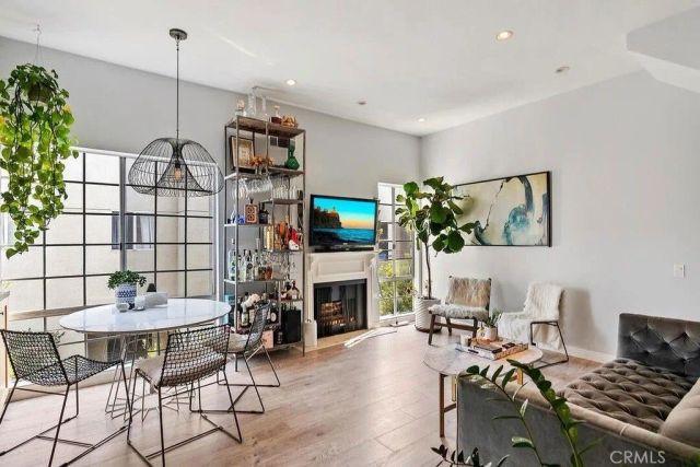 1733 Malcolm, Los Angeles, CA 90024