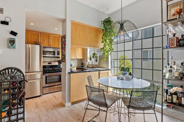 1733 Malcolm, Los Angeles, CA 90024