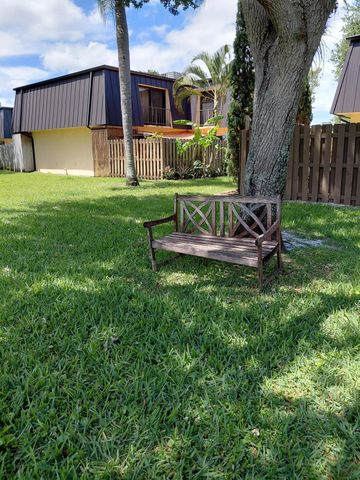 2403 S Waterside Drive 2403, Lake Worth, FL 33461