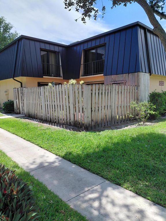 2403 S Waterside Drive 2403, Lake Worth, FL 33461