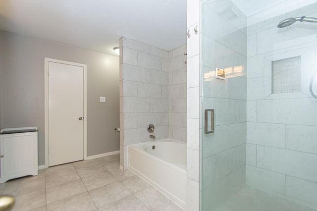 1710 Oak Valley Drive, Kemah, TX 77565
