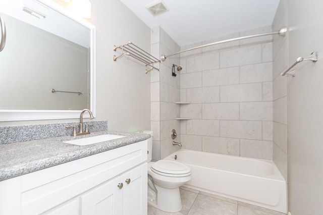 1710 Oak Valley Drive, Kemah, TX 77565