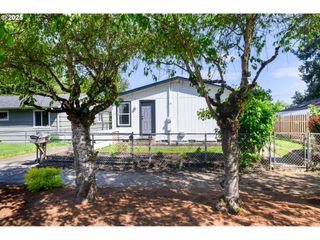 6631 N Powers St, Portland, OR 97203
