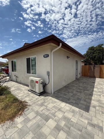 9011 Oneida, Sun Valley, CA 91352