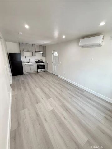 9011 Oneida, Sun Valley, CA 91352