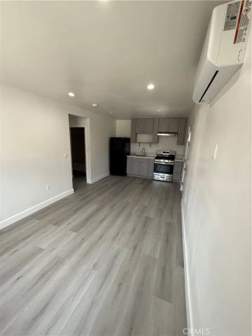 9011 Oneida, Sun Valley, CA 91352