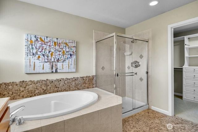 23914 231st Place SE, Maple Valley, WA 98038