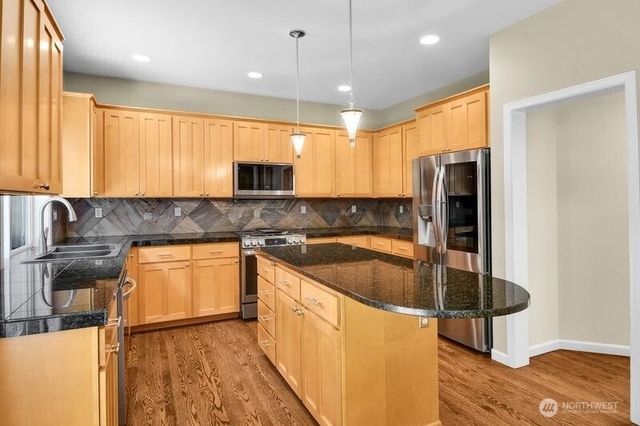 23914 231st Place SE, Maple Valley, WA 98038