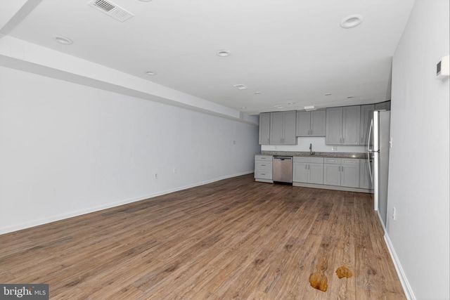 4636 HILLSIDE RD SE, Washington, DC 20019