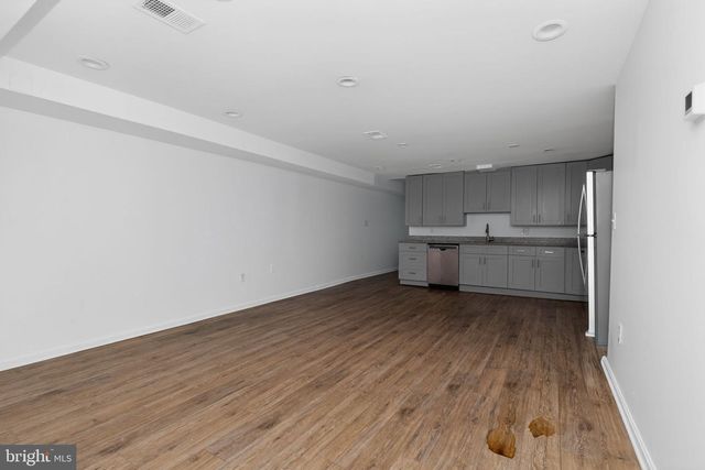 4636 HILLSIDE RD SE, Washington, DC 20019