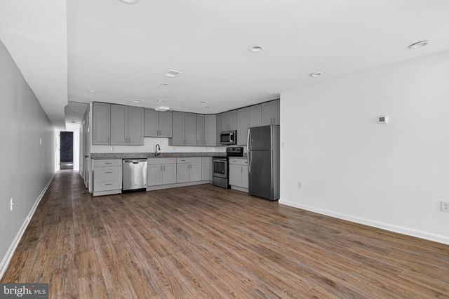 4636 HILLSIDE RD SE, Washington, DC 20019