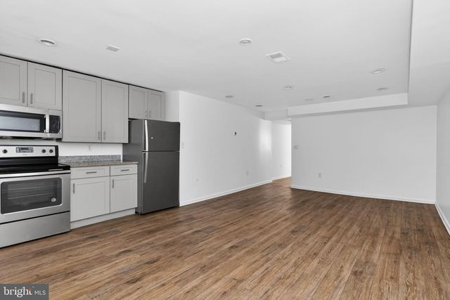 4636 HILLSIDE RD SE, Washington, DC 20019