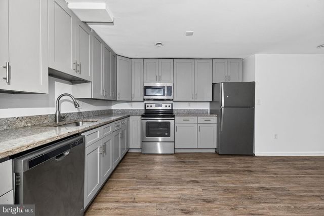 4636 HILLSIDE RD SE, Washington, DC 20019