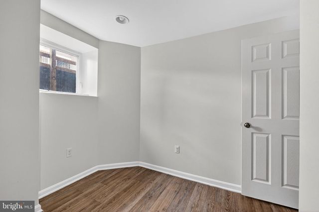 4636 HILLSIDE RD SE, Washington, DC 20019