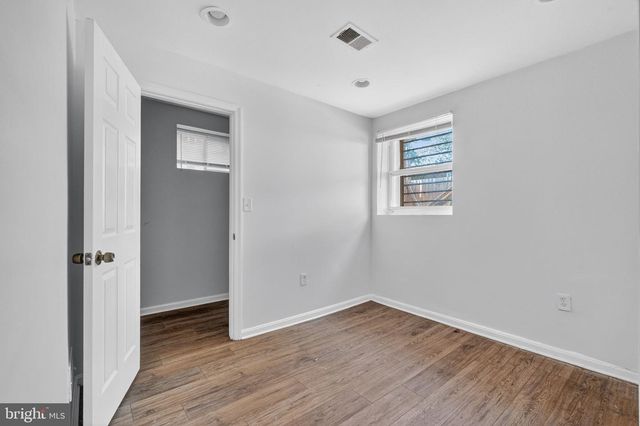 4636 HILLSIDE RD SE, Washington, DC 20019