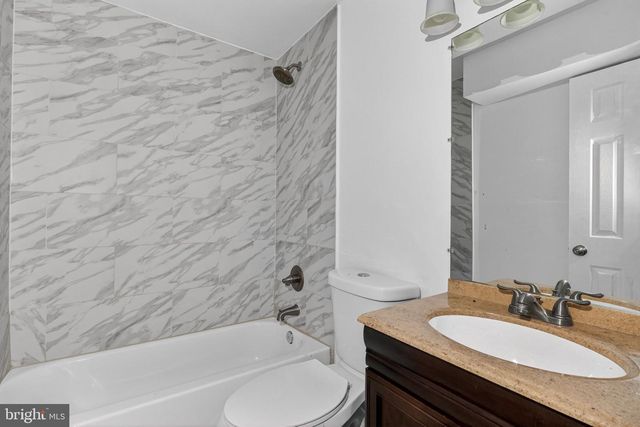 4636 HILLSIDE RD SE, Washington, DC 20019