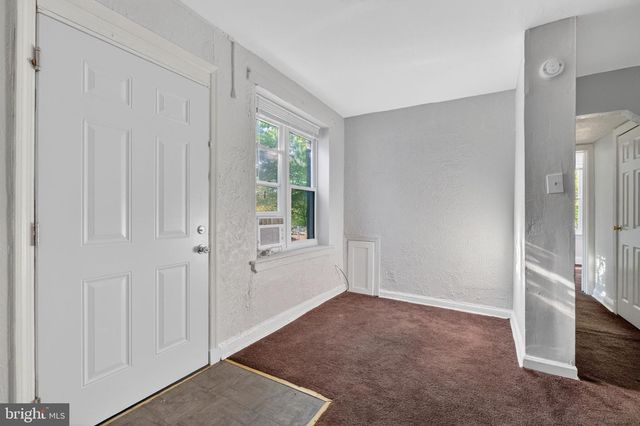 4636 HILLSIDE RD SE, Washington, DC 20019