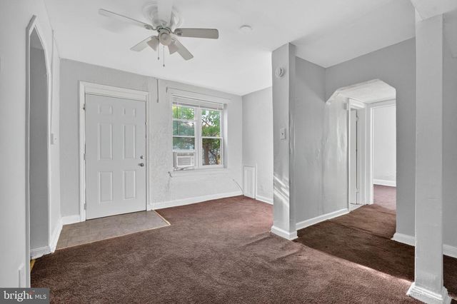 4636 HILLSIDE RD SE, Washington, DC 20019