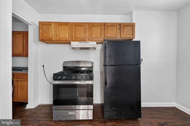 4636 HILLSIDE RD SE, Washington, DC 20019