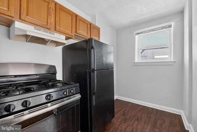 4636 HILLSIDE RD SE, Washington, DC 20019