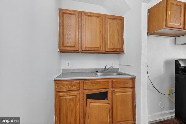 4636 HILLSIDE RD SE, Washington, DC 20019