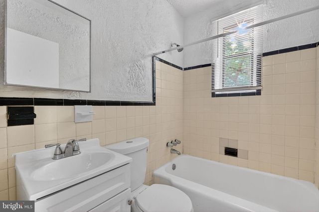 4636 HILLSIDE RD SE, Washington, DC 20019
