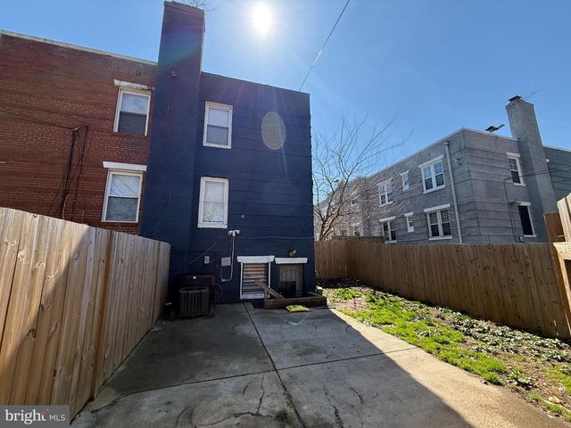 4636 HILLSIDE RD SE, Washington, DC 20019