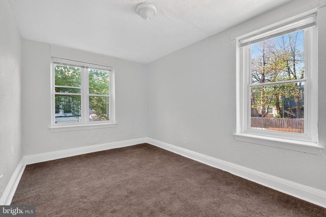 4636 HILLSIDE RD SE, Washington, DC 20019