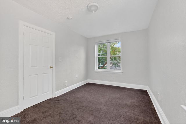 4636 HILLSIDE RD SE, Washington, DC 20019