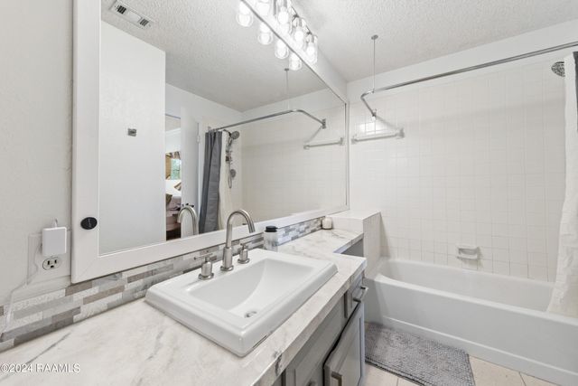 1304 E Bayou Parkway 1a, Lafayette, LA 70508