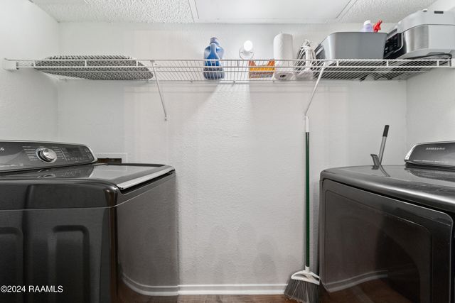 1304 E Bayou Parkway 1a, Lafayette, LA 70508