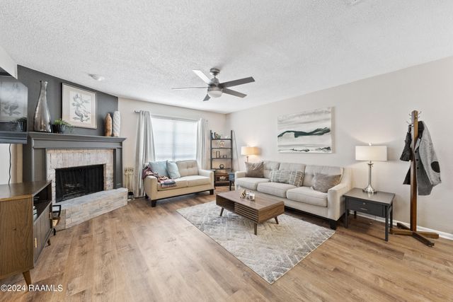 1304 E Bayou Parkway 1a, Lafayette, LA 70508