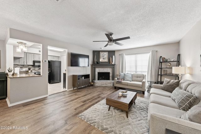 1304 E Bayou Parkway 1a, Lafayette, LA 70508