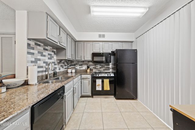 1304 E Bayou Parkway 1a, Lafayette, LA 70508