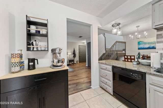 1304 E Bayou Parkway 1a, Lafayette, LA 70508