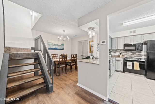 1304 E Bayou Parkway 1a, Lafayette, LA 70508