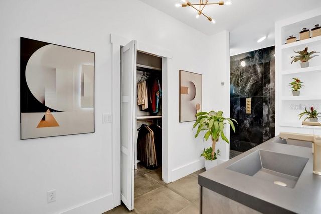 111 KENNISON, Orlando, FL 32801