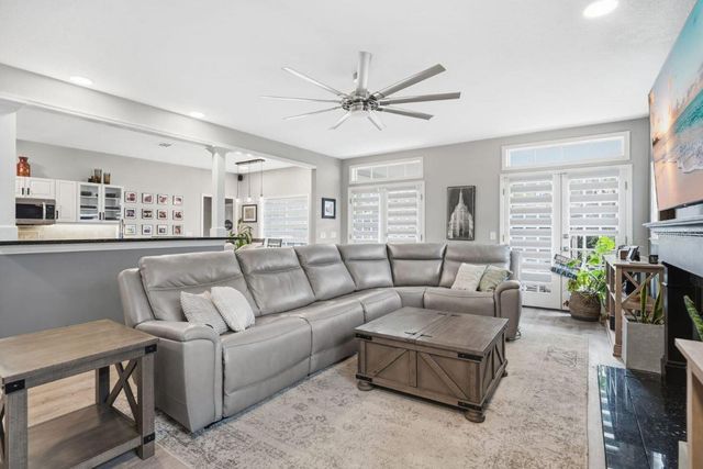 111 KENNISON, Orlando, FL 32801