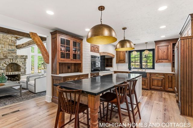 4303 132nd Avenue, Heath Twp, MI 49419