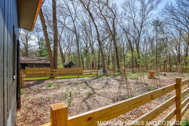 4303 132nd Avenue, Heath Twp, MI 49419