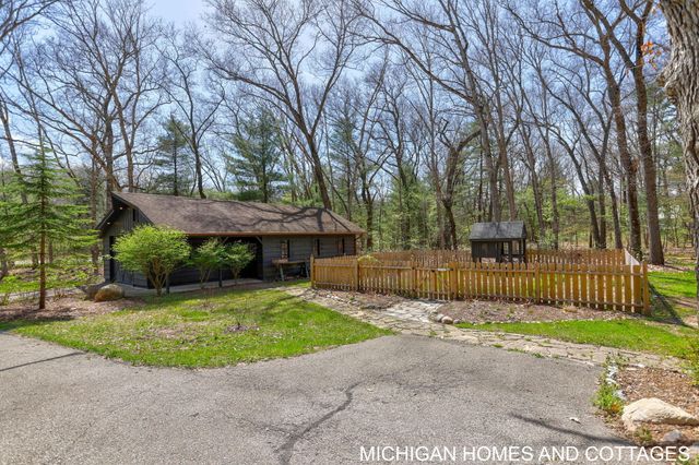 4303 132nd Avenue, Heath Twp, MI 49419
