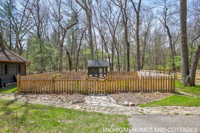 4303 132nd Avenue, Heath Twp, MI 49419