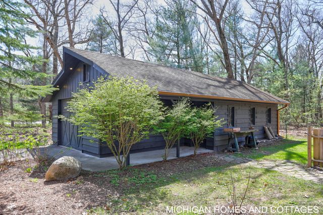 4303 132nd Avenue, Heath Twp, MI 49419
