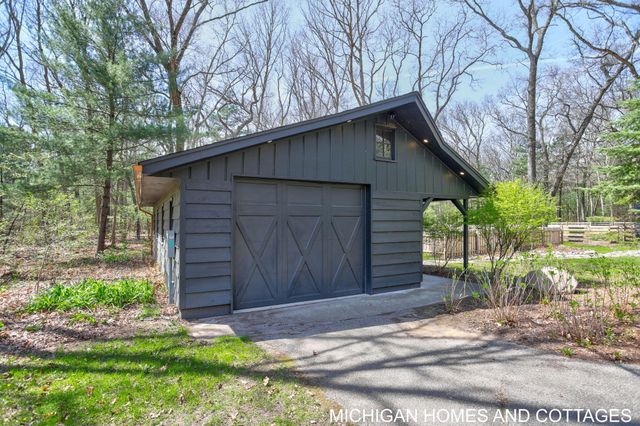 4303 132nd Avenue, Heath Twp, MI 49419