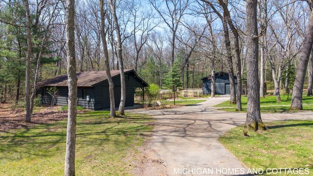 4303 132nd Avenue, Heath Twp, MI 49419