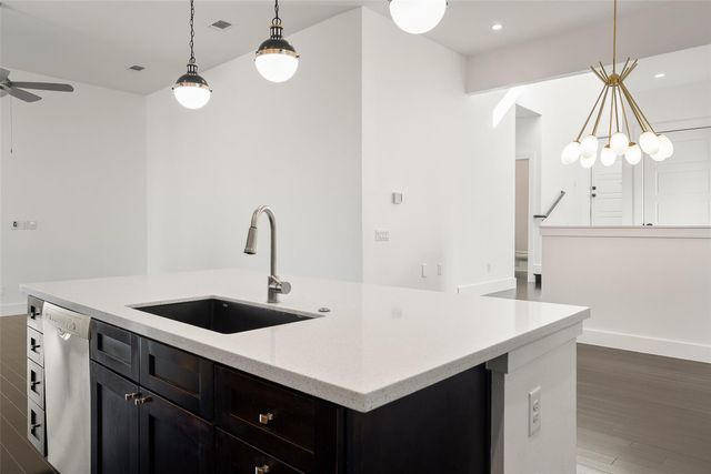 1303 Azie Morton RD 6, Austin, TX 78704