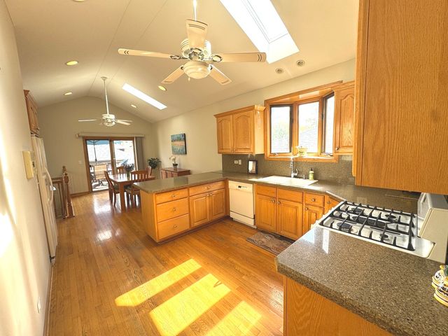 3541 N Pontiac Avenue, Chicago, IL 60634