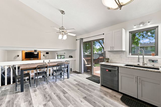 129 29th Court, West Des Moines, IA 50265